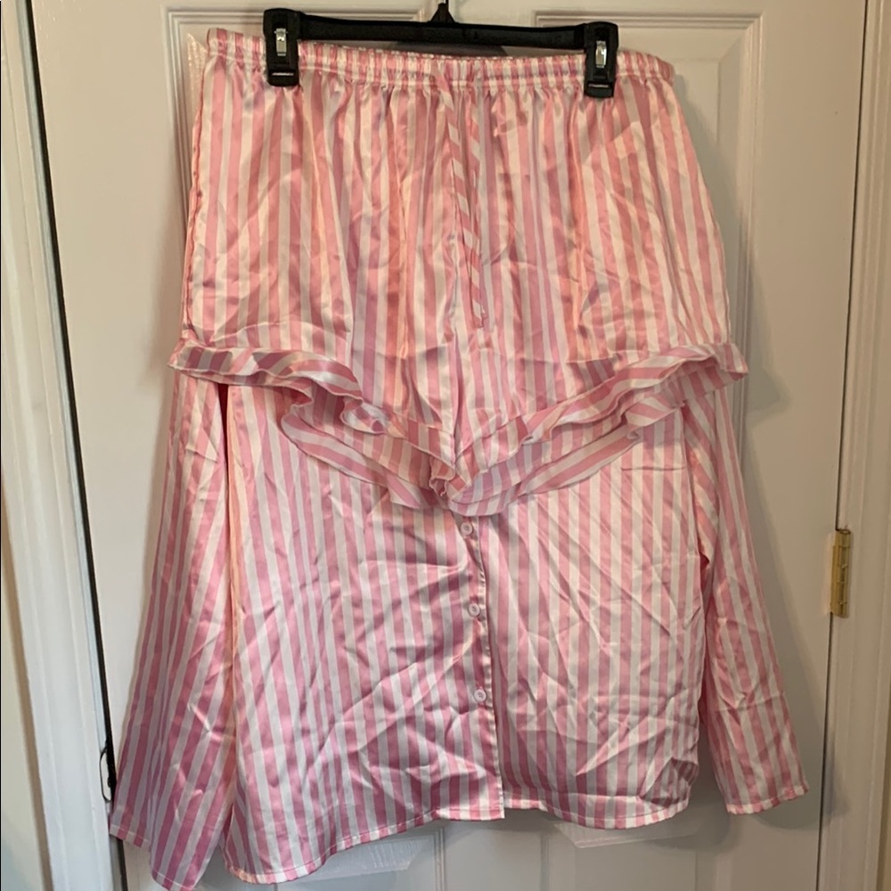 Ekouaer 2x pink striped pajama set. Long sleeve button front top and shorts